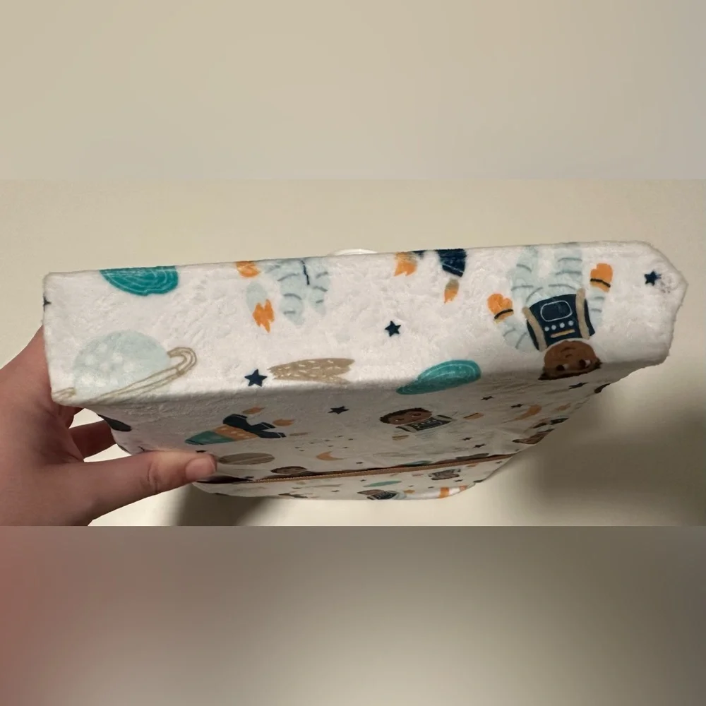 NWT Little Muffincakes Crib Sheet Astronaut Space 28” x 52” x 9” - Picture 7 of 10